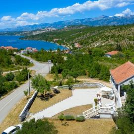 Antonija，位于Bašić的酒店