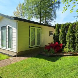 Chalet op Camping de Zeven Heuveltjes，位于Ees的酒店