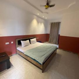 FE Purple Gold Hotel，位于阿布贾的酒店