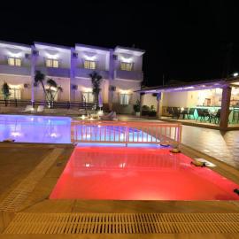 Sidari Vibes Aparthotel，位于斯达林的酒店