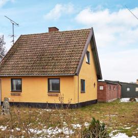 8 person holiday home in Hasle，位于海斯勒的酒店