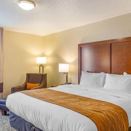 Comfort Inn DeKalb - University Area，位于迪卡尔布的酒店