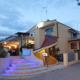 Hotel Gabbiano，位于圣多米诺的酒店