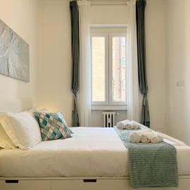 Enchanting Flat near Milan & Como, 150m station，位于代西奥的酒店