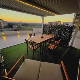 APT-Large Private Terrace - Sleeps 6 - Close to Bari Airport - Spacious and Relaxing-DDN House，位于Macchie的酒店