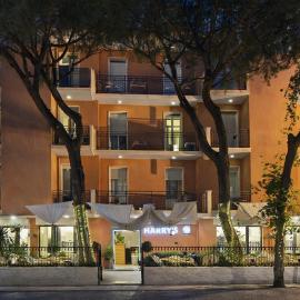Hotel HARRY'S Hospitality Riccione-Fronte Mare，位于里乔内的酒店
