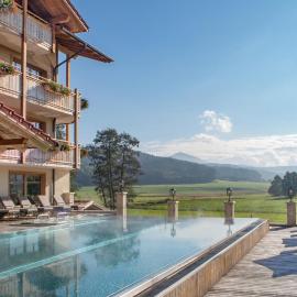 Natur- & Wellnesshotel Brunner Hof，位于Arnschwang的酒店