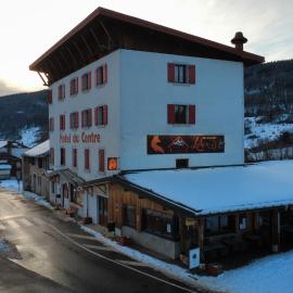 Hôtel du Centre - Restaurant Lelex'ir,位于雷莱克斯的酒店