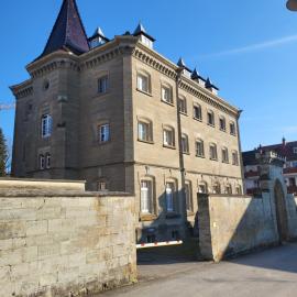 Amtsstube1892 - Übernachten im alten Gefängnis，位于于伯林根的酒店