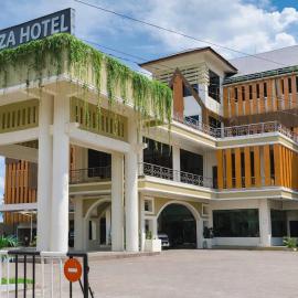 Mona Plaza Hotel，位于Sultan Syarif Kasim II International Airport的酒店