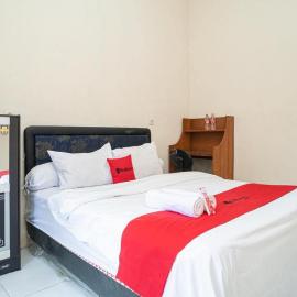 RedDoorz near Universitas Merdeka Malang 2