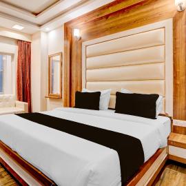Townhouse Oak Dehradun Court Formerly GK Residency,位于德拉敦的酒店