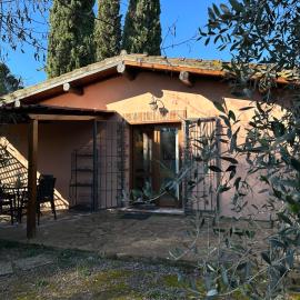 Cottage Etrusco & Casetta Olivera，位于Ravi的酒店