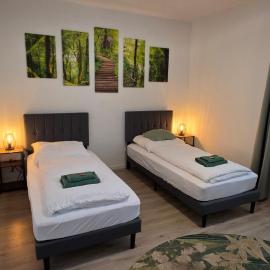 Fine Living - Zentral, barrierefrei mit Terrasse & 24h Parkhaus in Nähe，位于派内的酒店