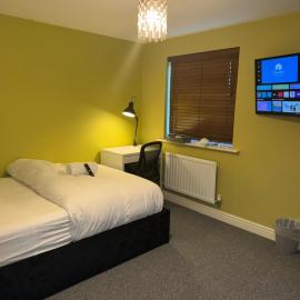 Ipswich Contractor & Holiday Stay - Parking x4 - Smart Access