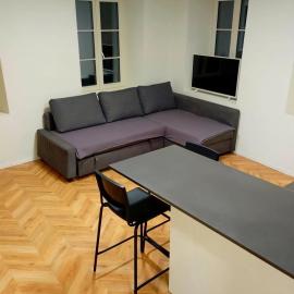Central Living Brugg - B & W Apartment，位于布鲁格的酒店