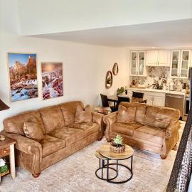 Eagles Roost Haven - Cozy Ski View Condo，位于布赖恩峰的酒店