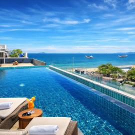Sunday Beachfront View Jomtien Pattaya,位于乔木提恩海滩的酒店