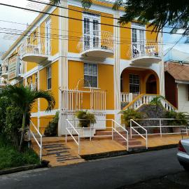 St. James Guesthouse，位于罗索的酒店
