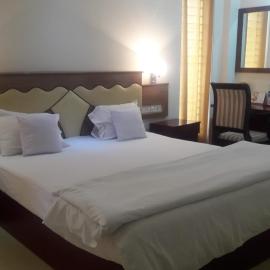 Hotel Crown,位于拉杰沙希的酒店