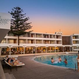 Le Grand Hotel Ilo，位于伊洛的酒店
