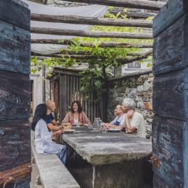 Ecovillage Sanctuary Bordei，位于Palagnedra的酒店