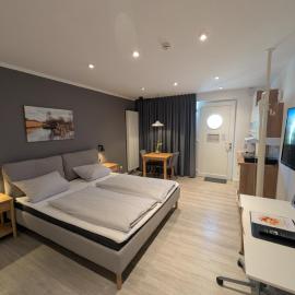 Schäfers Hotel, Self Check-in & gratis Bäckerfrühstück，位于弗希塔的酒店