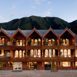Lugu Lake And share resort hotel，位于宁蒗的酒店