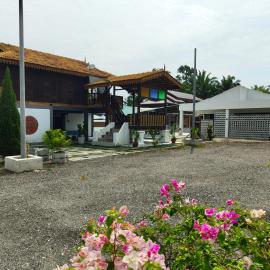 Tein homestay，位于Rengit的酒店