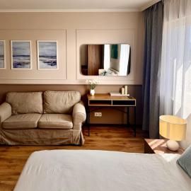 AirportStay bg - free shuttle and own parking，位于索非亚的酒店