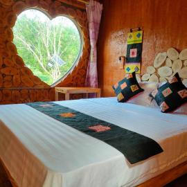 Lý Đành Homestay，位于Quản Bạ的酒店