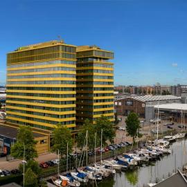 Holiday Inn Express Amsterdam - North Riverside by IHG，位于阿姆斯特丹的酒店