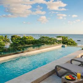Iguana Surf Boutique Hotel Tamarindo Rooftop Pool & Beachfront Suites，位于塔马林多的酒店