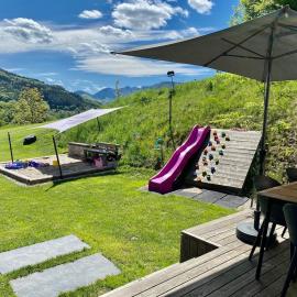 HouseontheHill Rückzugsort für Familien，位于Scharnstein的酒店
