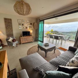 Cocoon - Awesome view, cosy 1bdroom AC with pool，位于帕皮提的酒店