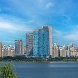 Shangri-La Nanchang丨Adjacent to Pavilion Prince Teng Prime river view，位于南昌的酒店