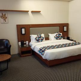 Lords Inn Jamnagar -Motikhavdi，位于贾姆讷格尔的酒店
