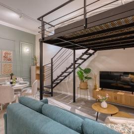 Sophisticated one bedroom duplex apartment with shared roof terrace GOBLUGF，位于科斯皮夸的酒店