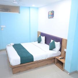 JMB Hotel Rana Palace,位于Dewās的酒店