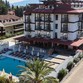 7 Brothers Hotels，位于马尔马里斯的酒店