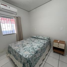 Casa para família no Setor Coimbra com garagem，位于阿拉瓜伊纳的酒店