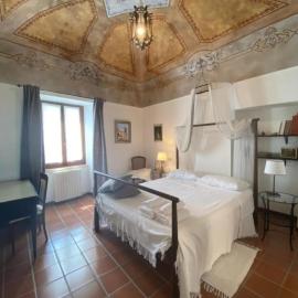 Osteria Palazzo Ducale Suites&Restaurant di Cerino Maria，位于Castilenti的酒店