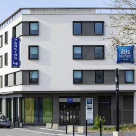 ibis budget Saint Quentin Yvelines - Vélodrome，位于蒙蒂尼布勒托讷的酒店