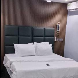 Transvent Hotel and Suites，位于Abeokuta的酒店