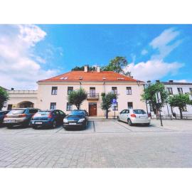 Hotel pod Dębem，位于希德沃维茨的酒店