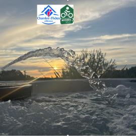 Le Coucher de Soleil Spa，位于Bessens的酒店