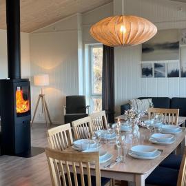 Affordable Luxury Sauna Chalet - River Views，位于沃斯的酒店