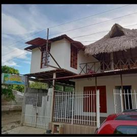Cabaña y Hospedaje Las Gaviotas，位于Moñitos的酒店