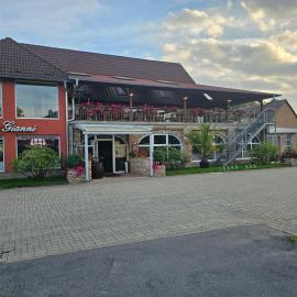 Hotel Da Gianni GmbH，位于奥拉宁堡的酒店