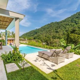 Stunning Panoramic View Villa Private Pool Senggigi，位于芒希的酒店